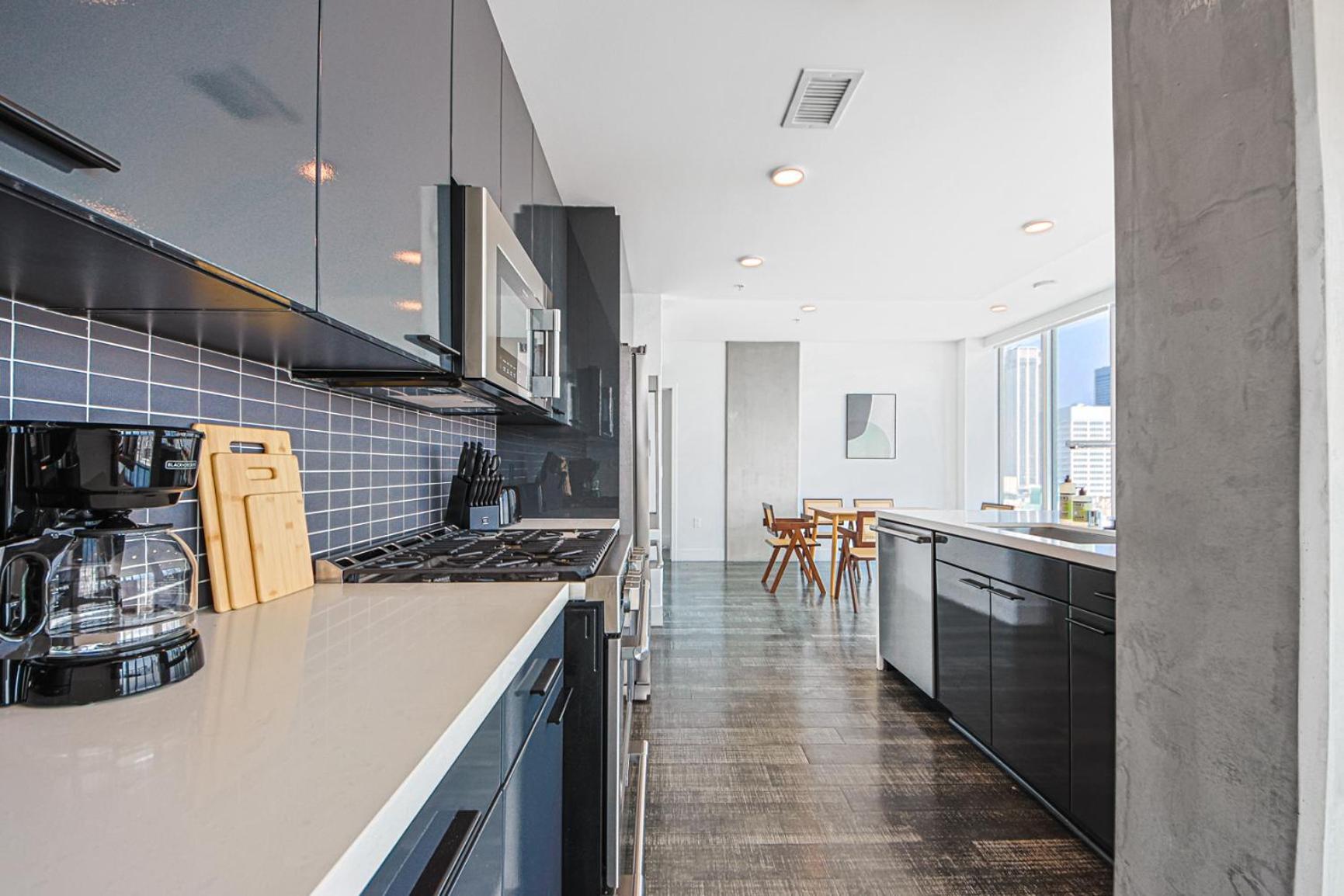 Elegant Urban Oasis 2br 2ba Apartamento