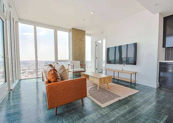 Elegant Urban Oasis 2Br 2Ba